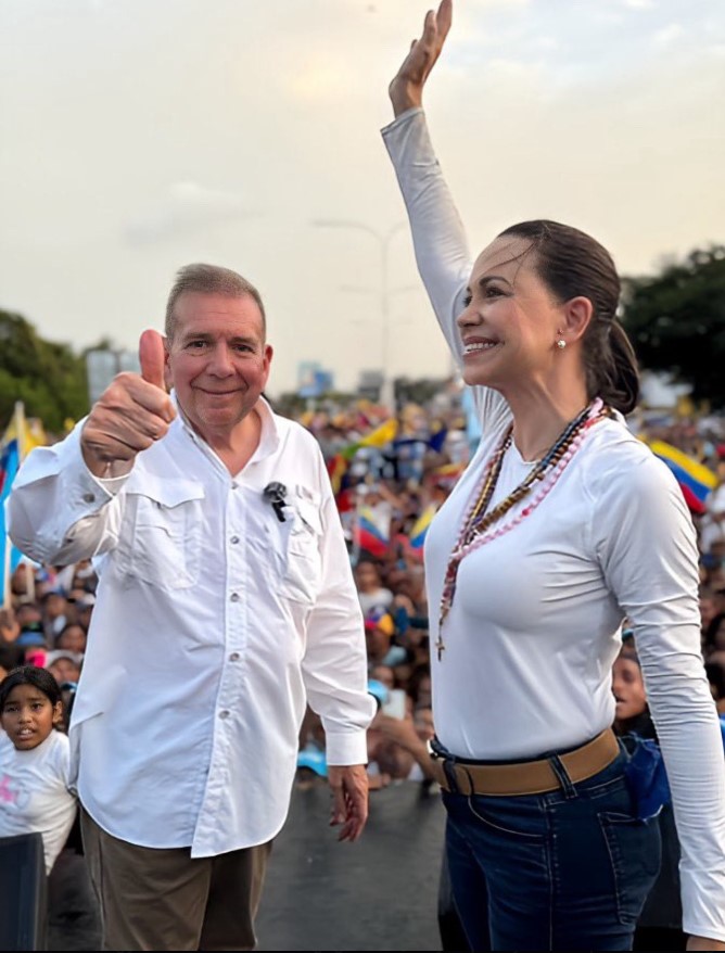 Las Elecciones Presidenciales En Venezuela Cumplen un Mes y Todavía No Se Resuelven