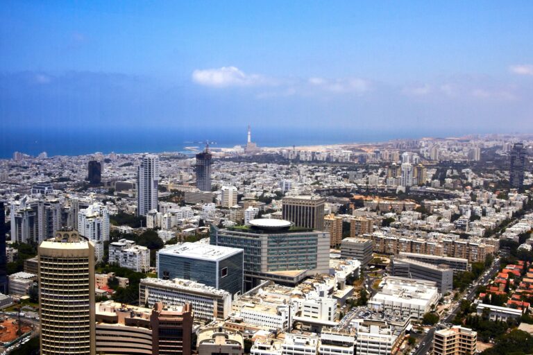 Irán Lanzó Un Ataque Con Misiles Balísticos Contra Israel Panorama of Tel Aviv, Israel