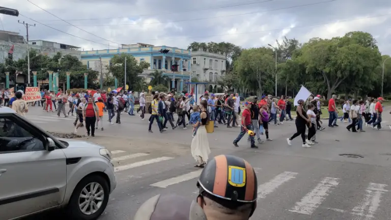 Cronica De Una Marcha Del Pueblo Combatiente en Decadencia Total.